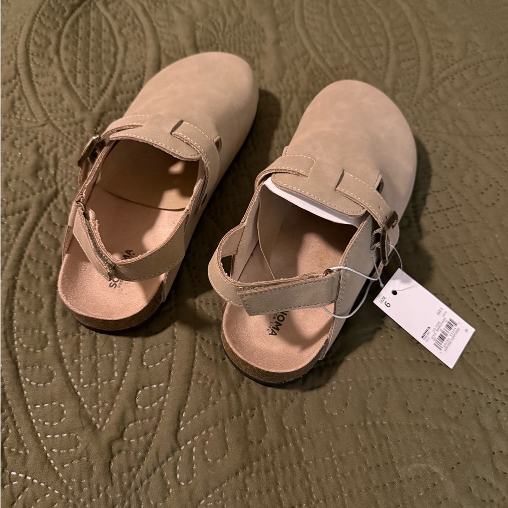 Kohl's Kids Tan Slippers